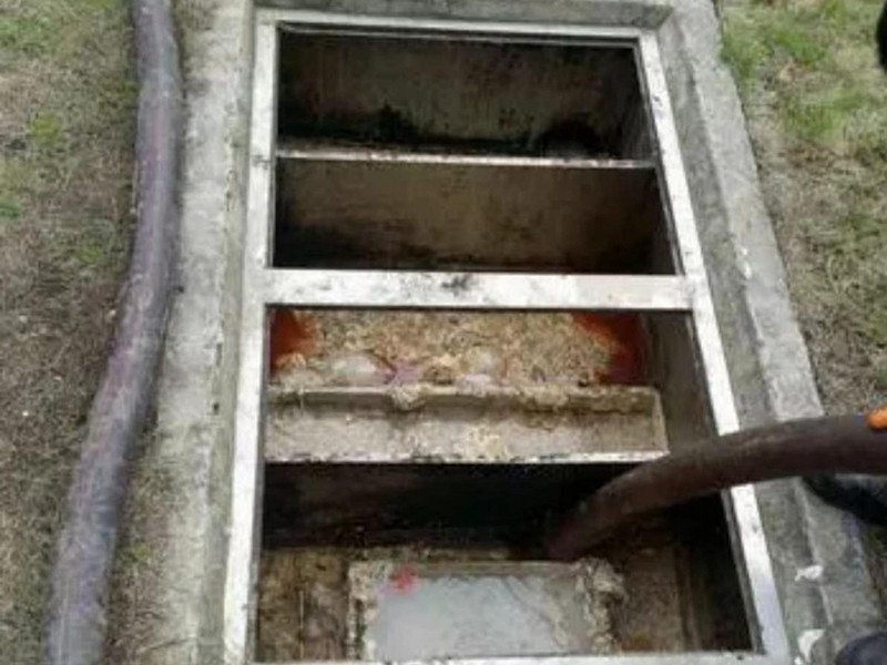 青松路街道隔油池清理